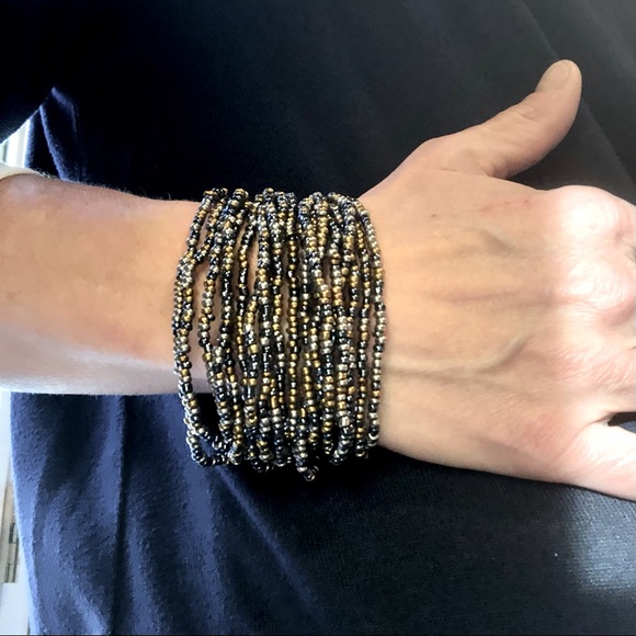 Gorgeous multi-strand, black & copper beaded bracelet w/ wooden closure, NWOT - Picture 3 of 14